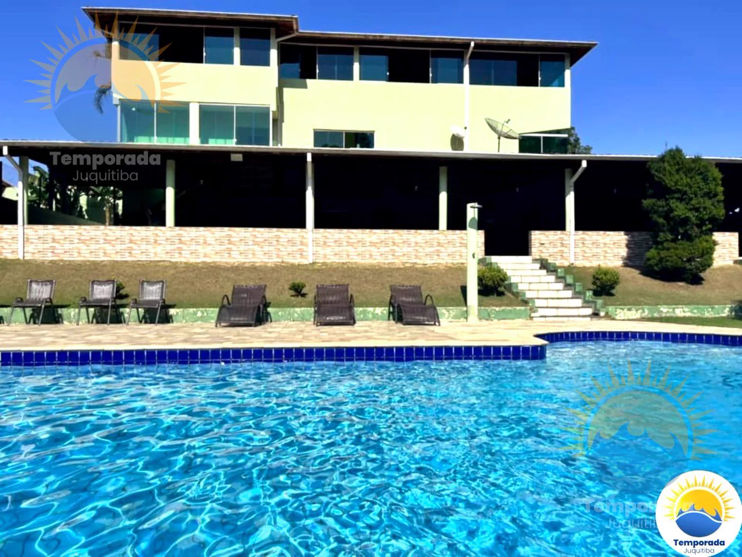Piscina com bar molhado e campo de futebol, Juquitiba