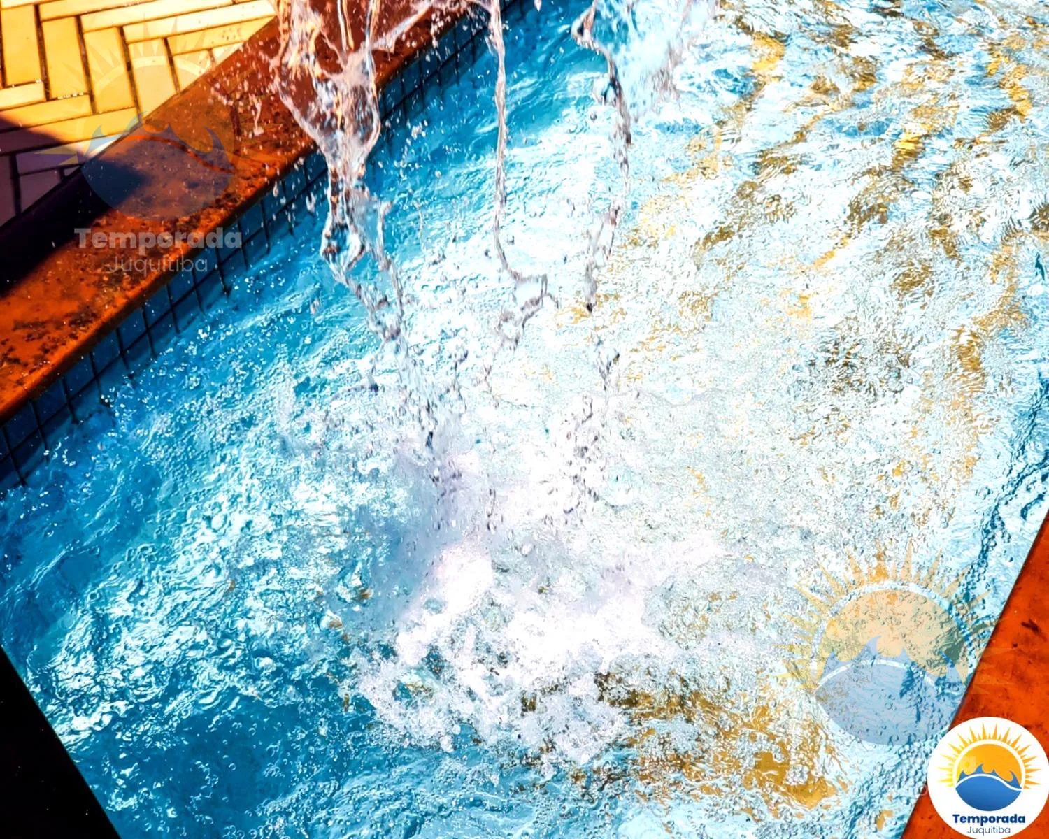 Piscina em formato de guitarra - foto 3